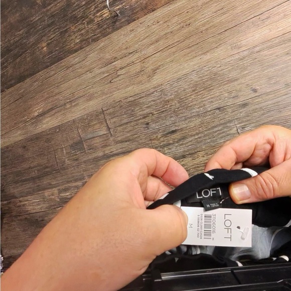 LOFT Black and White Shorts - Picture 6 of 8